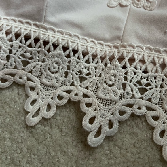 ☁️ Lace Detail Tank - Picture 4 of 6